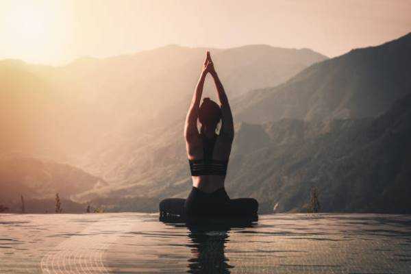 Online Course Certified Virtual Yoga & Meditation Retreat Facilitator